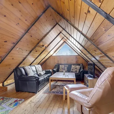 4 Bedroom Pet Friendly In Logstor Holiday home