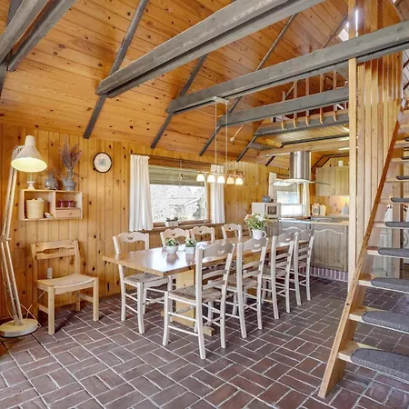 Hébergement de vacances 4 Bedroom Pet Friendly In Logstor *